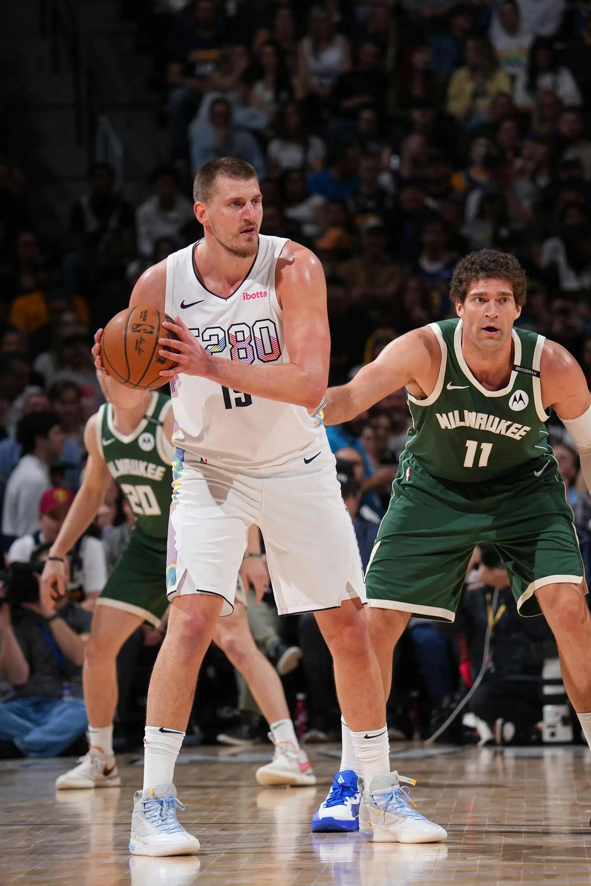 与竞争对手 与竞争对手