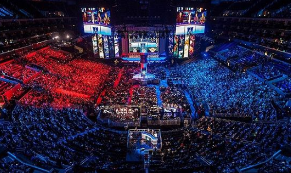 中脱颖而出 中脱颖而出