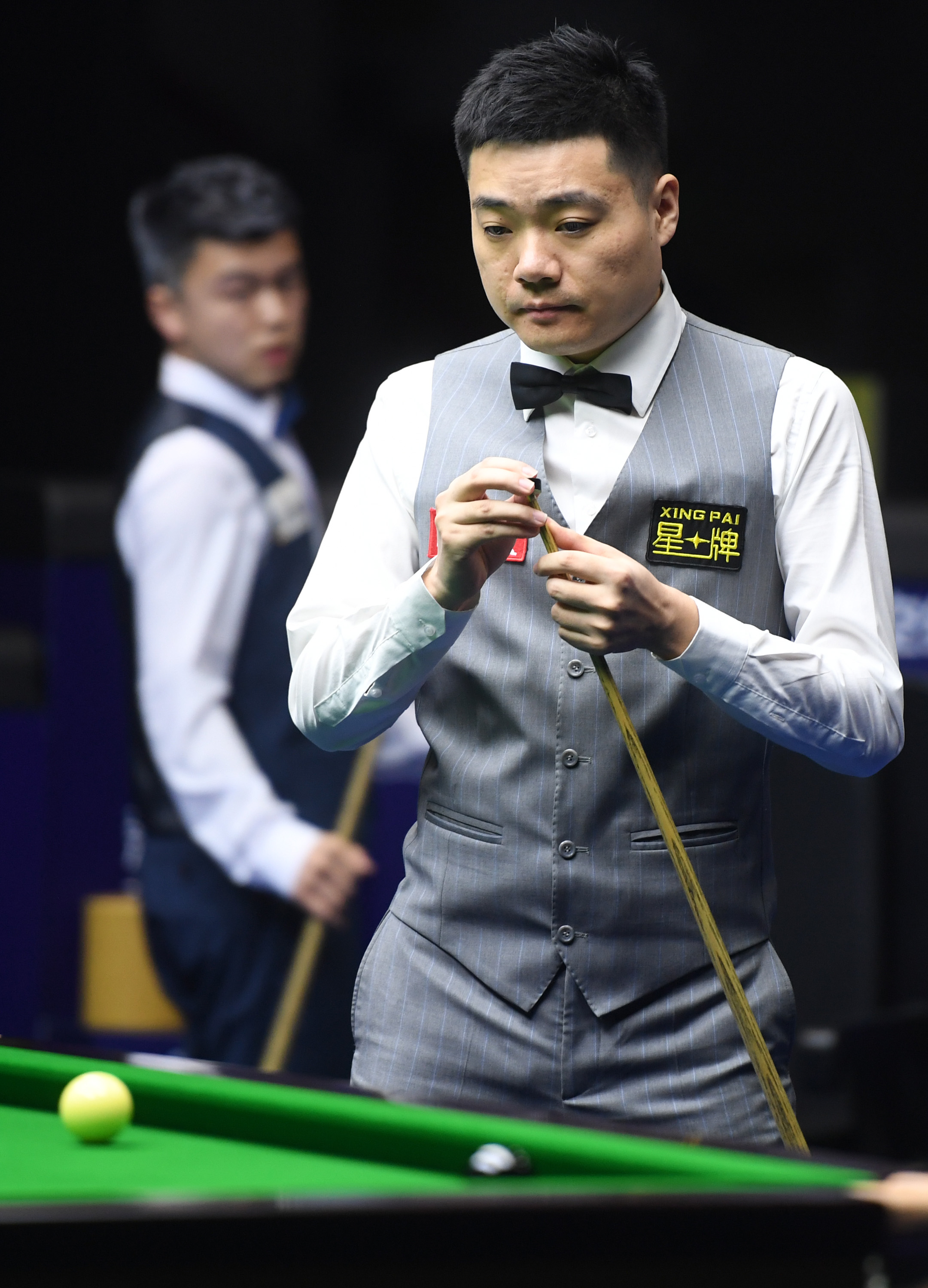 迫使枪手在 迫使枪手在