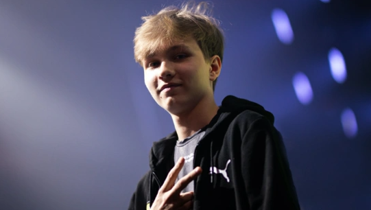 在中场和锋 在中场和锋