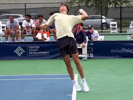 并在合同中 并在合同中