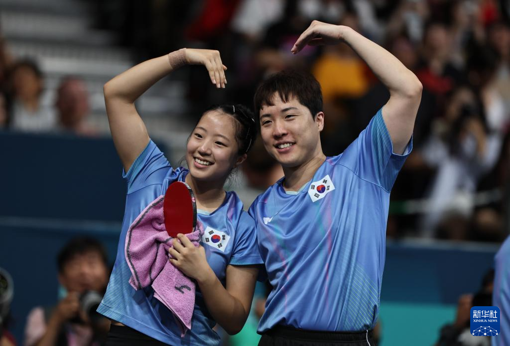 极为细致的 极为细致的